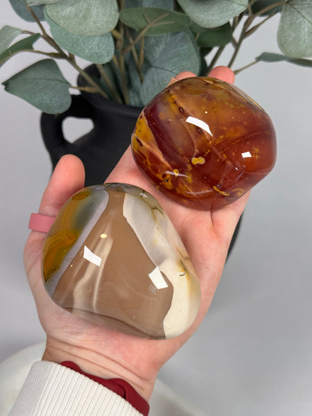 Mookaite Jasper XL Palm - mystery