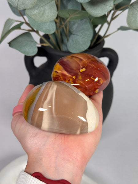 Mookaite Jasper XL Palm - mystery