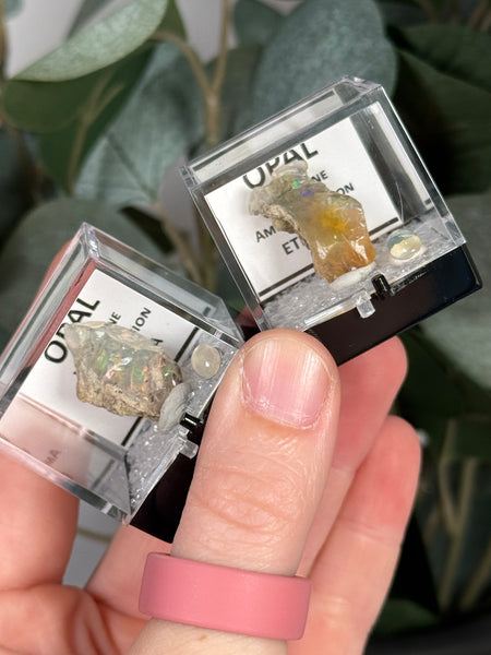 Opal Specimen - mystery