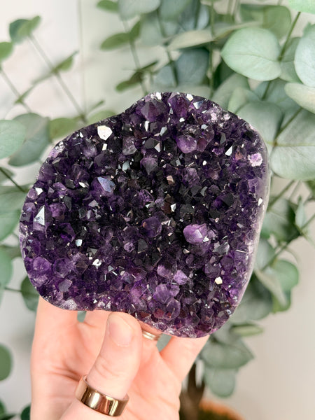 Grape Jelly Amethyst w Stand