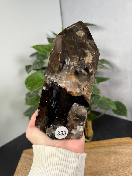 Smoky Quartz w Inclusions - 333